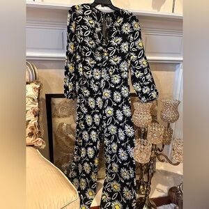Floral Black Jumpsuit with Daisy Print🌻🌻